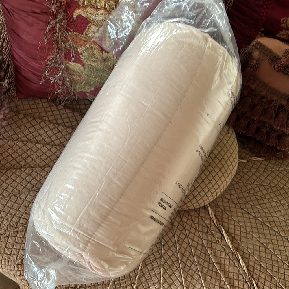 Brand New Bedsure GentleSoft Down Alternative Comforter Queen Beige